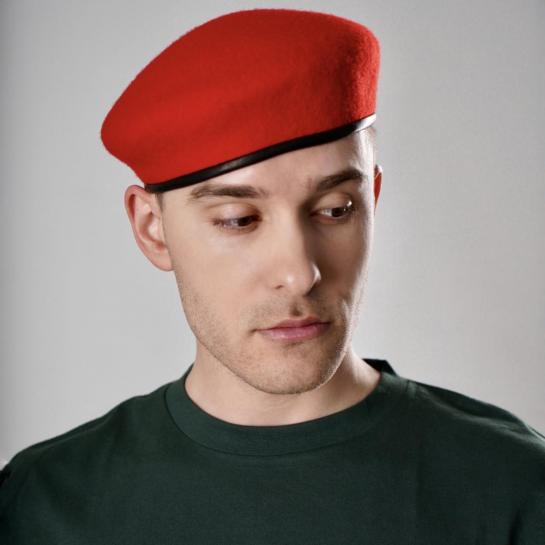 Главная — Берет красный — фото